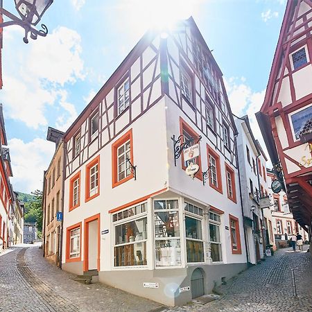 Fachwerkperle Am Historischen Marktplatz Bernkastel-Kues Exteriér fotografie